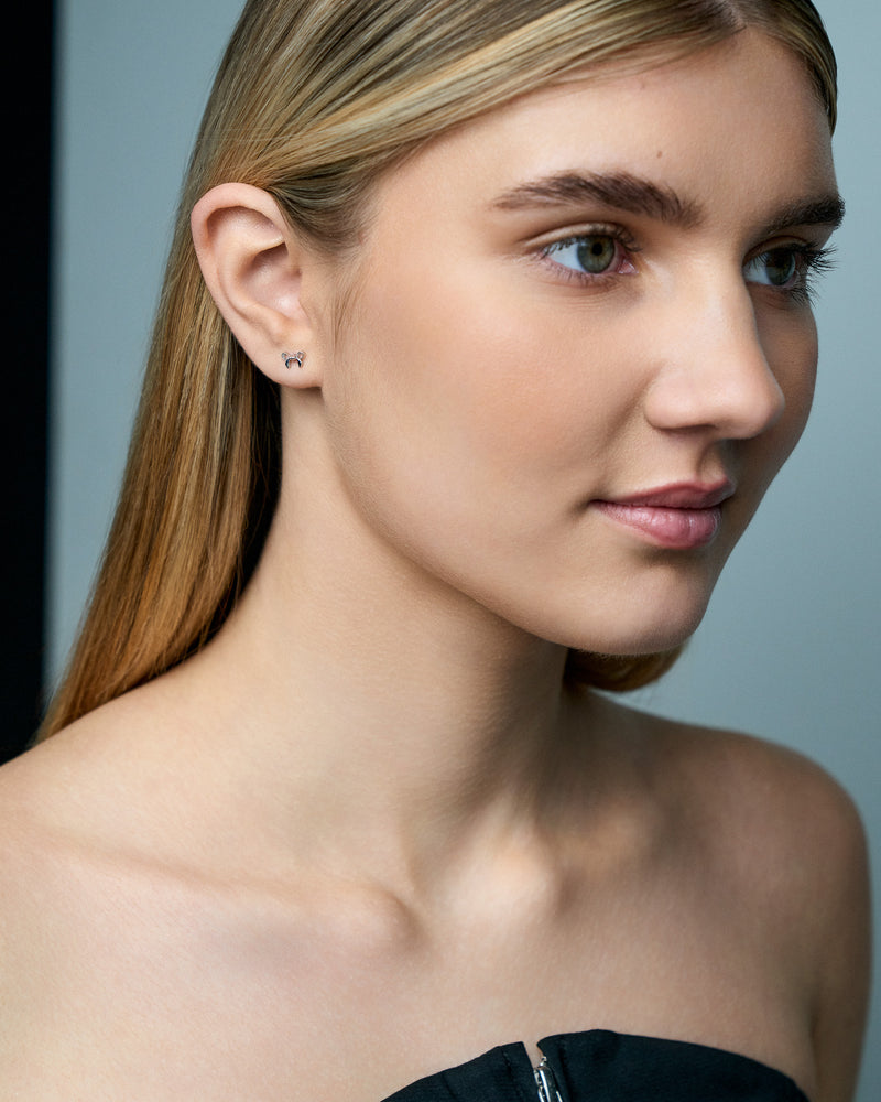 Bow Stud